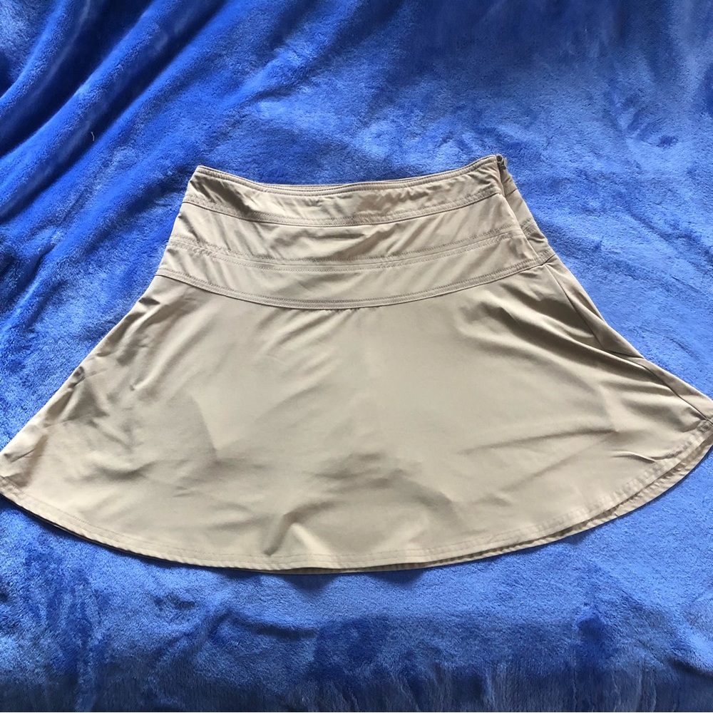Athleta tan tennis skirt with shorts